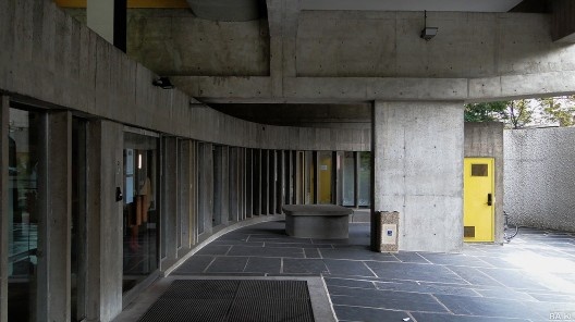 Casa do Brasil‎, Cidade Internacional Universitária de Paris, 1953-1959, arquitetos Lúcio Costa e Le Corbusier