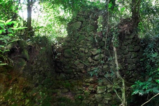 Ruínas na área rural de Santana do Parnaíba