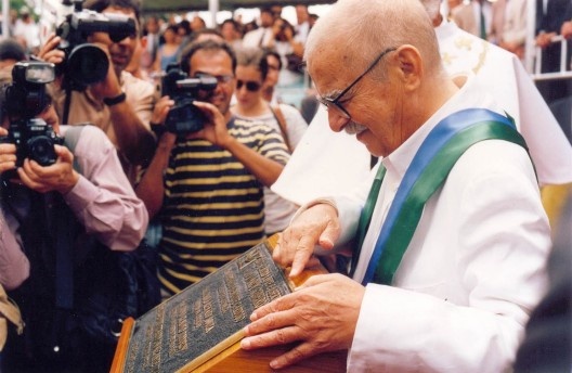Entrega de título de Doutor Honoris Causa a Darcy Ribeiro, mar. 1995