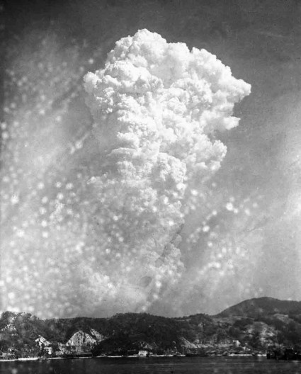 Nuvem atômica sobre Hiroshima