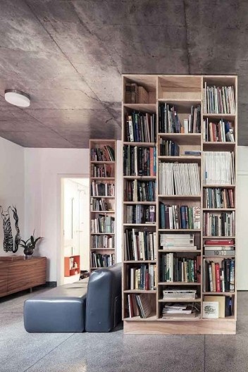 Edifício Península, biblioteca, Porto Alegre, Brasil, 2013. Arquitetos Cristiano Kunze e Nathalia Cantergiani