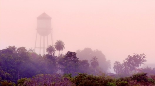 “Fordlandia”, vídeo-instalação de Melanie Smith, 2014