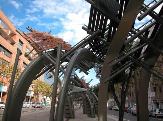 Avenida Icária, Barcelona. Arquiteto Enric Miralles