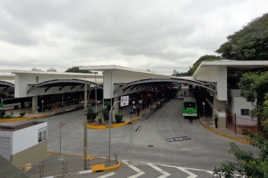 Núcleo de Arquitetura, Terminal de ônibus Lapa, São Paulo, 2003