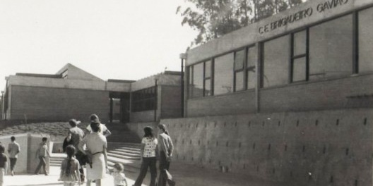 Centro Educacional de Perus – Escola Estadual Brigadeiro Gavião Peixoto, entrada, São Paulo, 1969, arquitetos Adilson Macedo e Danilo Bassani