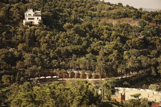 Parque Güell, passarela, Barcelona, Espanha, 1914. Arquiteto Antoni Gaudi