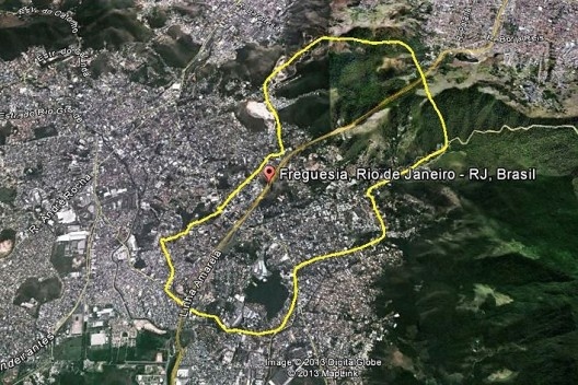 Desenho esquemático do limite estabelecido pelo decreto n. 37158, 16 maio 2013, da AEIA da Freguesia