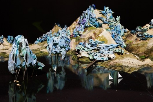 Exposición Futuro Perfeito, comisariada por Liam Young, Museo da Electricidade, Trienal de Arquitectura de Lisboa