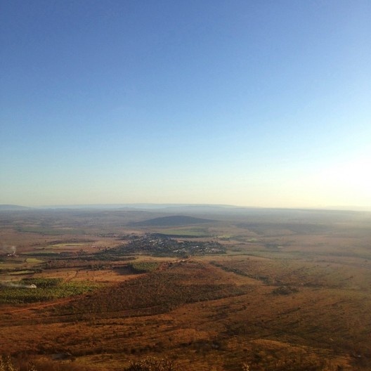 Vista da cidade Morro da Garça desde o cume do Morro, 2016
