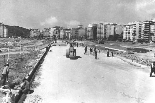 Máquinas e trabalhadores trabalhando nas obras do Parque do Flamengo