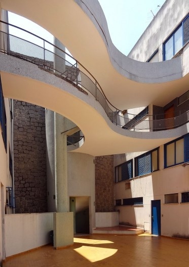 Edifício A Nacional, Cataguases. Irmãos Roberto, 1957