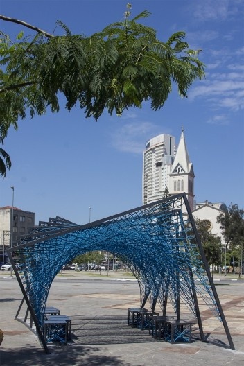 Mobiliário Trançado, tema “sombra”, grupo Quasares