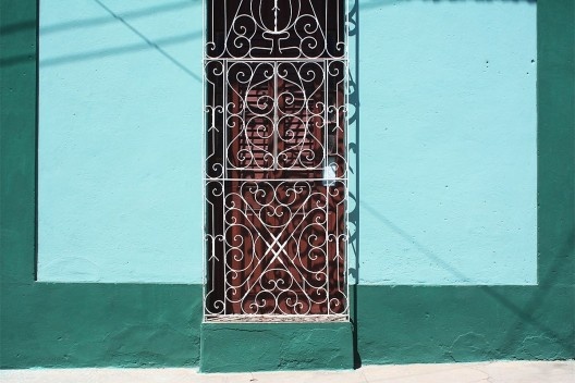 Janela de madeira com gradil em Trinidad, Cuba, 20 abril 2014