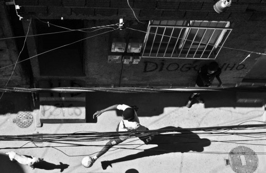 Ensaio fotográfico “Morro do Cantagalo”, por João Diniz, 2011.