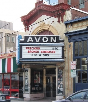foto 12 – Portada do Avon Cinema, 260 Thayer Street