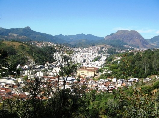 Nova Friburgo: uma cidade e seus colégios