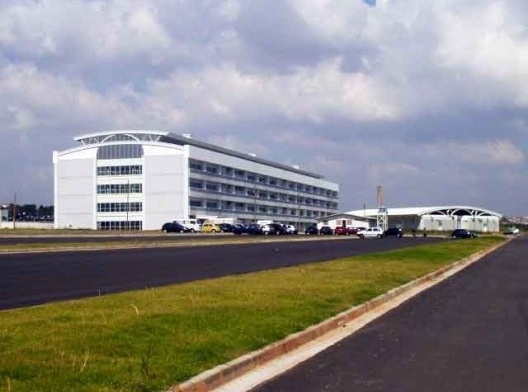 Universidade de São Paulo, USP Campus Leste, Escola de Artes, Ciências e Humanidades, arquiteto Sylvio Barros Sawaya e equipe