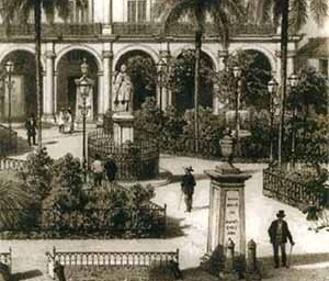 Praças intramuros de Havana Velha