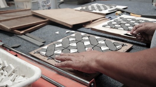 Paraler, montagem das peças na fábriga. Regina Silveira