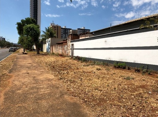 Fundos da Quadra 204 Sul de lotes murados à ocupação de atividades