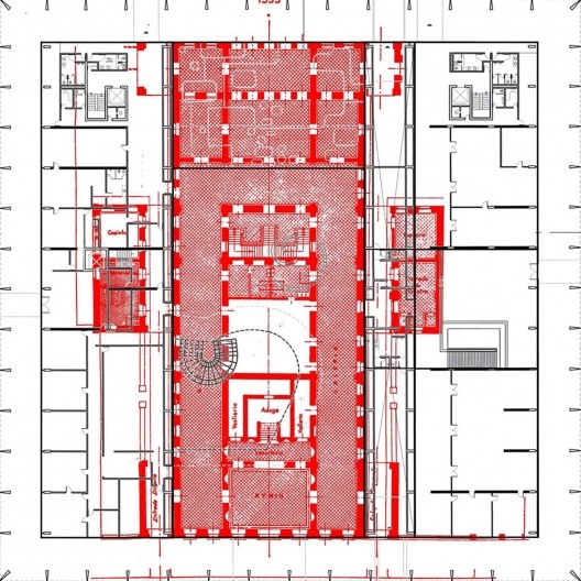 Sobreposição das plantas dos palácios em escalas diferentes