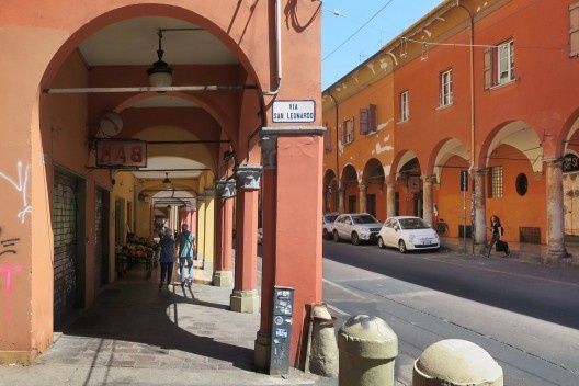 Via San Leonardo, bairro de São Leonardo, Bolonha, Itália