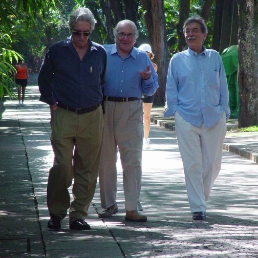 Pedro Paulo de Melo Saraiva, Fábio Penteado e Paulo Mendes da Rocha em visita ao Esporte Clube Pinheiros, 2005