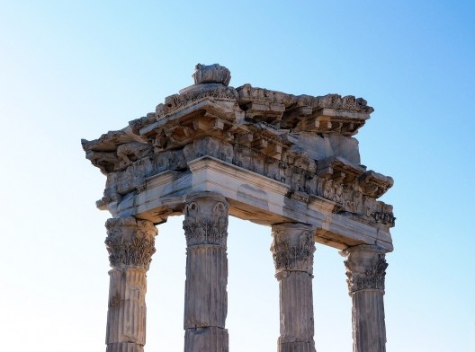 Detalhe do templo de Trajano. Bergama, 2012
