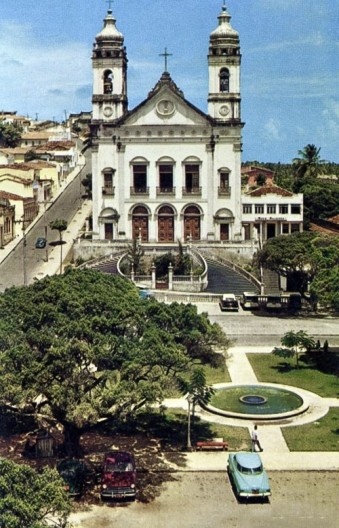 Vista geral da praça D. Pedro II, Catedral Metropolitana ao fundo, 1950