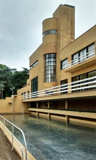 Villa Cavrois, vista da piscina, elevação sul, Roubaix, França. Arquiteto Mallet-Stevens