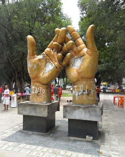 Praça Marechal Deodoro, depredação do patrimônio, Salvador BA Brasil