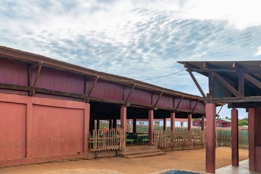 Refeitório e Centro de Nutrição, Campo da Paz, Madagascar, 2021. Arquitetos Dante Furlan, Bruno Milan, Lais Santos, Daniella Matavelli, Priscila Alexandre / Bernardes Arquitetura/Arquitetura Sem Fronteiras