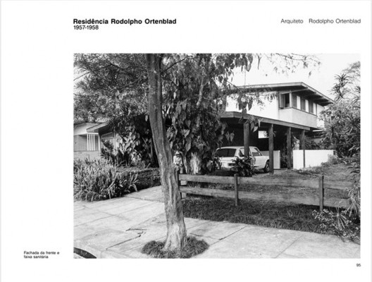 Página do livro de Marlene Acayaba com a segunda casa de Rodolpho Ortenblad Filho projetada para sua família