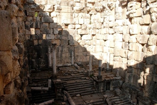 Vista interna do templo A de Niha