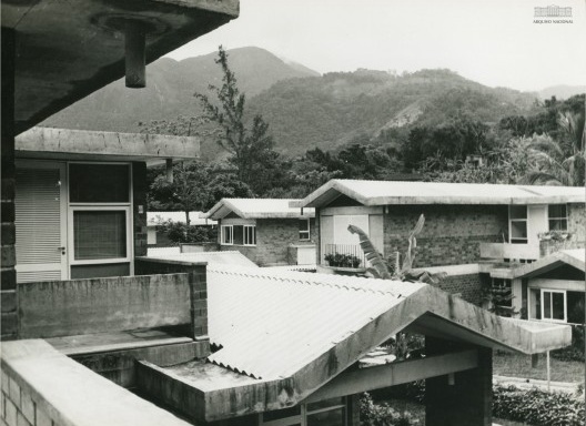 Condominio no Itanhangá, Rio de Janeiro. Arquitetxs Rizza Paes Conde e Luiz Paulo Conde