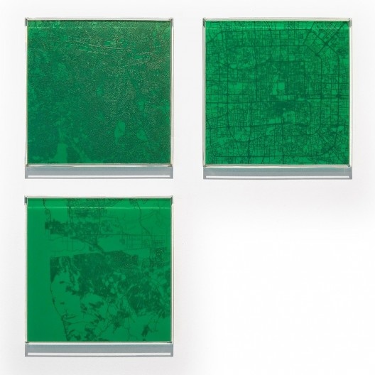 Gisela Motta & Leandro Lima, Circuito Impresso, 2009, placa de circuito impresso. São Paulo, Beijin, Tijuana. Mapas de várias cidades gravado em placas de circuito impresso. Exposição Território de Contato, Sesc Pompeia, 2012