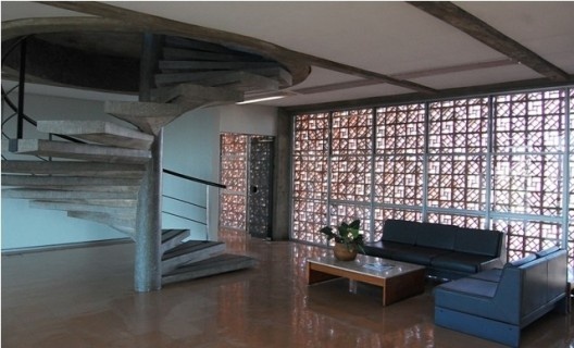 Edifício sede da FIEP/SESI/SENAI da cidade de Campina Grande - PB, construído entre 1978 e 1983 e projetado pelo arquiteto carioca Cydno Ribeiro da Silveira.