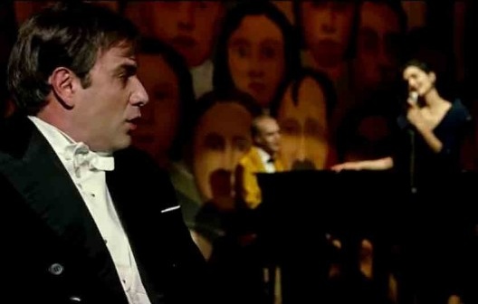 Cena do filme Chatô, o Rei do Brasil, direção de Guilherme Fontes