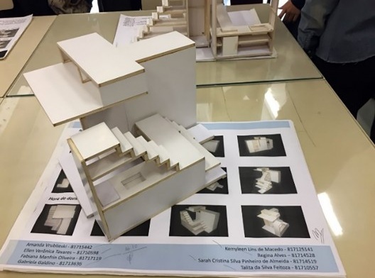 Segunda etapa de projeto, com modelos e desenhos detalhados com estrutura, na escala 1:10