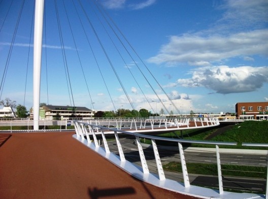 Hovenring, Eindhoven, IPV Delft, maio 2015