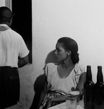 Mulher em mesa de bar, Rio de Janeiro, 1947