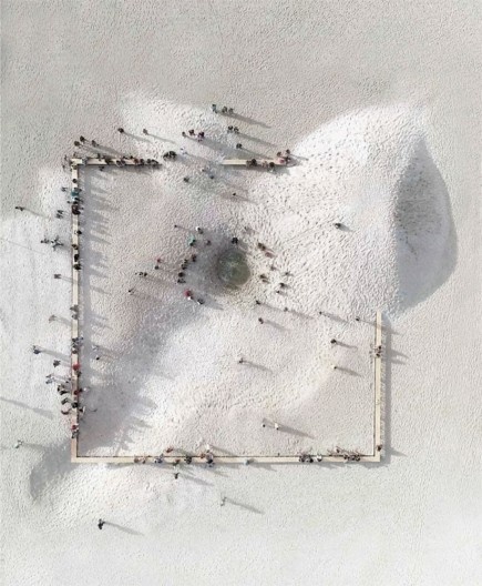 A praia e o tempo, praia de Copacabana, Rio de Janeiro RJ Brasil, 2018. Arquiteto Pedro Varella / Gru.a Arquitetos