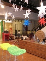 Espaço da ONG Fazer Brasil na Galeria Lafayette, arquitetos Mirtes e Francisco Luciani