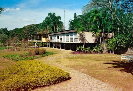 Casa Olivo Gomes, arquiteto Rino Levi, São José dos Campos, 1949