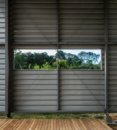 Residência T.R., Carapicuíba SP, 2011-2016. Escritório Andrade Morettin Arquitetos Associados