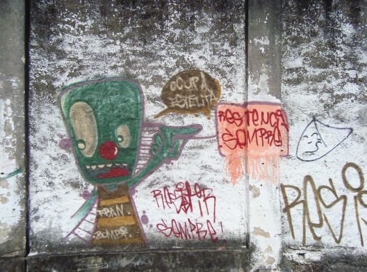 Inscrições no muro que fechavam o Cais Estelita, 2015