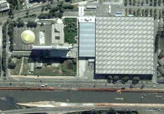 Parque Anhembi, projeto de Jorge Wilheim, após a alteração do projeto, com a eliminação da praça e espelho d'água de Burle Marx