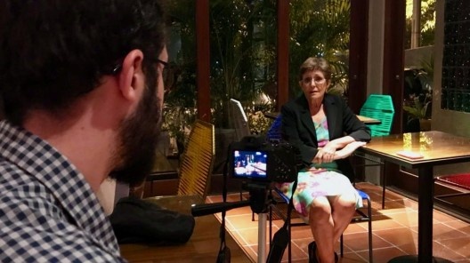 Ermínia Maricato dando entrevista, João Pessoa PB
