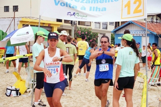 Carlos Miller, nº 275/1 chegando à Praia dos Ingleses na Corrida de Revezamento Volta a Ilha, em Florianópolis