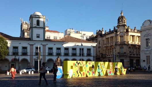 Praça Municipal com marca publicitária da cidade, Salvador